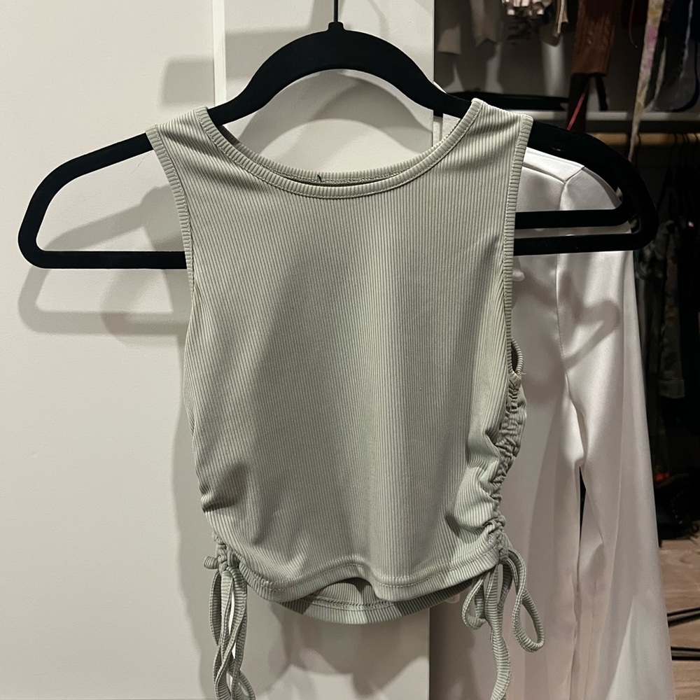 crop top